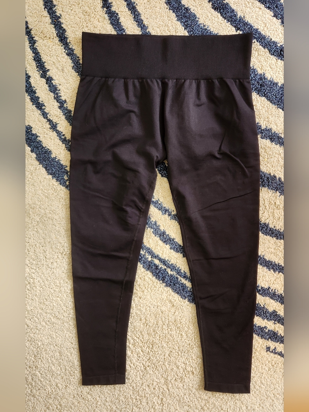 HALARA - NWOT - Black Compression Leggings, L, 7/8 Length